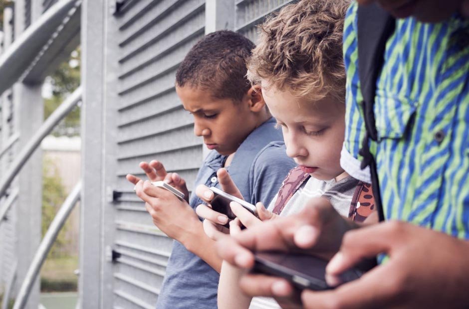 Teaching Your Kids to Be Smart With Social Media